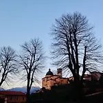 In Piazzetta شقة *