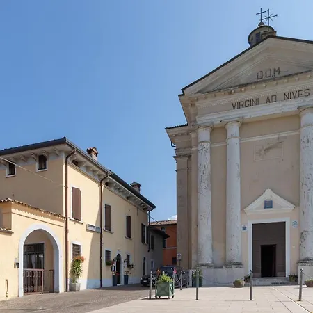 Apartment In Piazzetta Puegnago del Garda