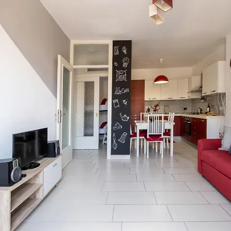 In Piazzetta Puegnago del Garda