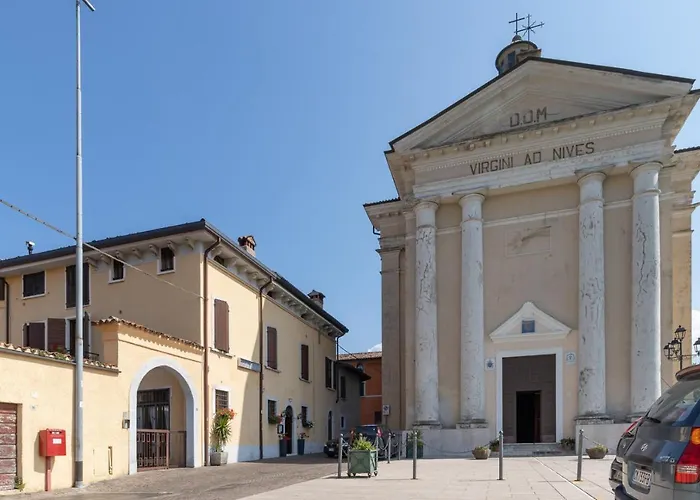 Apartment In Piazzetta Puegnago del Garda