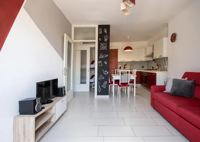 In Piazzetta Puegnago del Garda