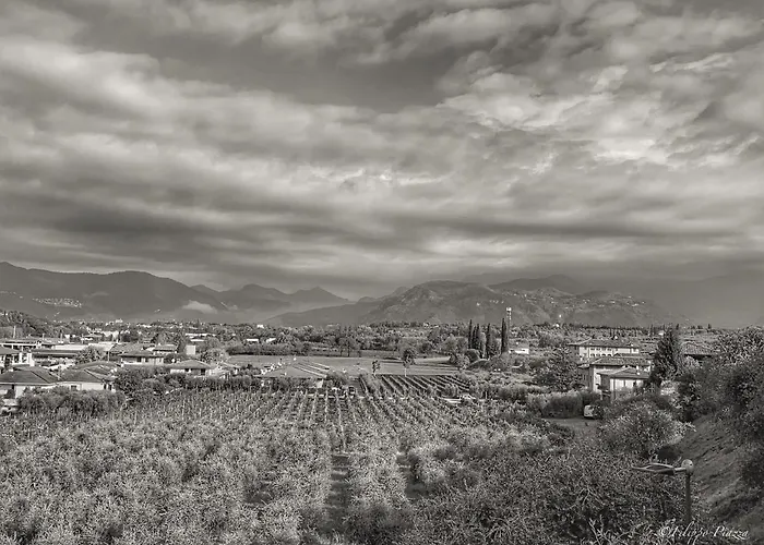 In Piazzetta Puegnago